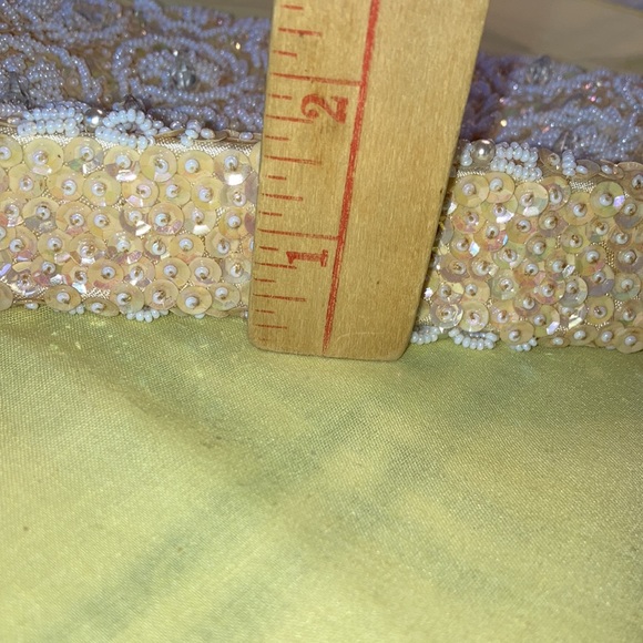 Vtg. BRITISH HONG KONG evening bag, 9 x 5 1/2 x 1 1/2” beaded white $58 - Picture 8 of 8